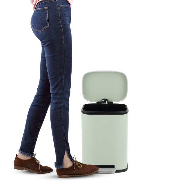 Connor 50 Liter/13 Gallon Trash Can with Free Mini Connor