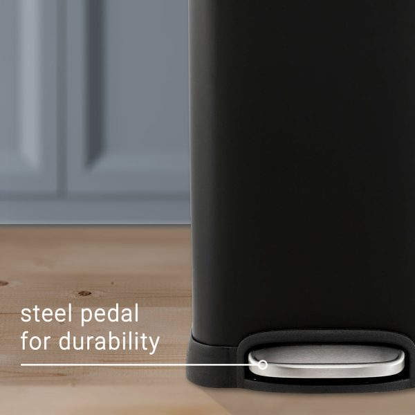 Betty Retro Mini 12 Liter/3.2 Gallon Step-Open Trash Can