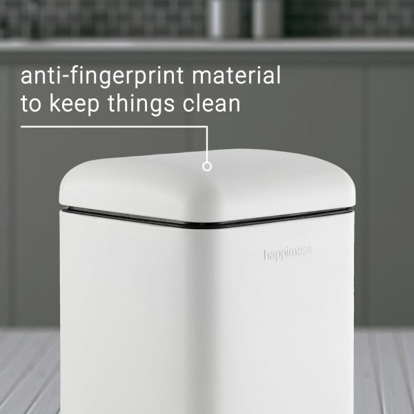 Betty Retro Mini 12 Liter/3.2 Gallon Step-Open Trash Can