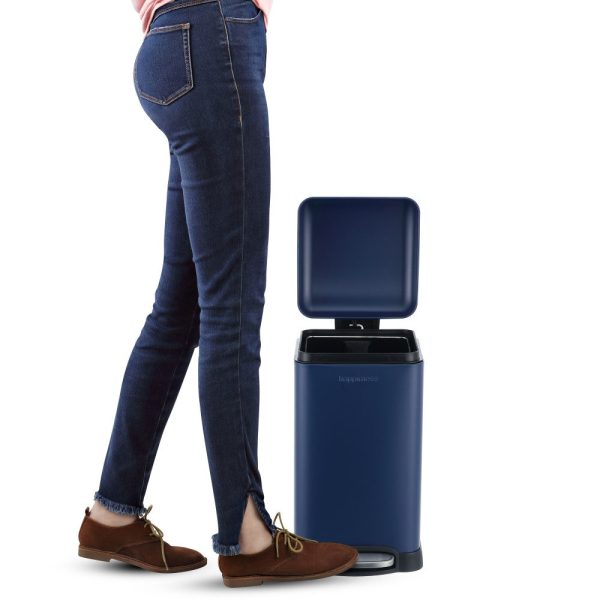 Betty Retro Mini 12 Liter/3.2 Gallon Step-Open Trash Can