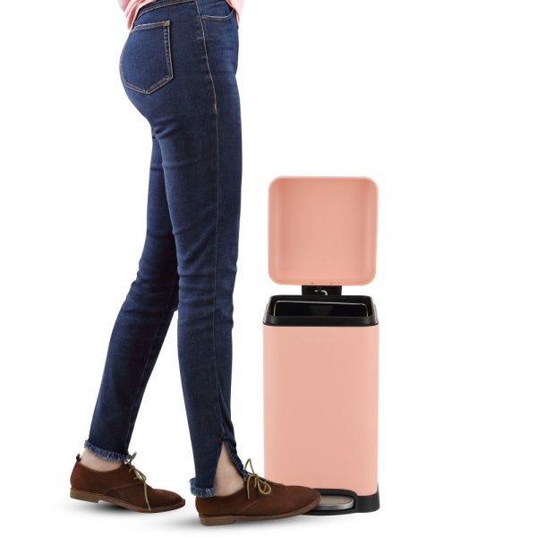 Betty Retro Mini 12 Liter/3.2 Gallon Step-Open Trash Can