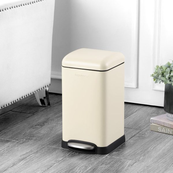 Betty Retro Mini 12 Liter/3.2 Gallon Step-Open Trash Can